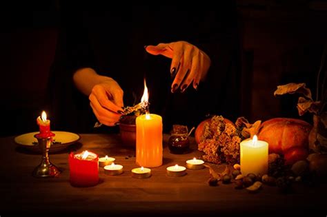 The Spiritual Significance of Lighting Gold Candles in Meditation